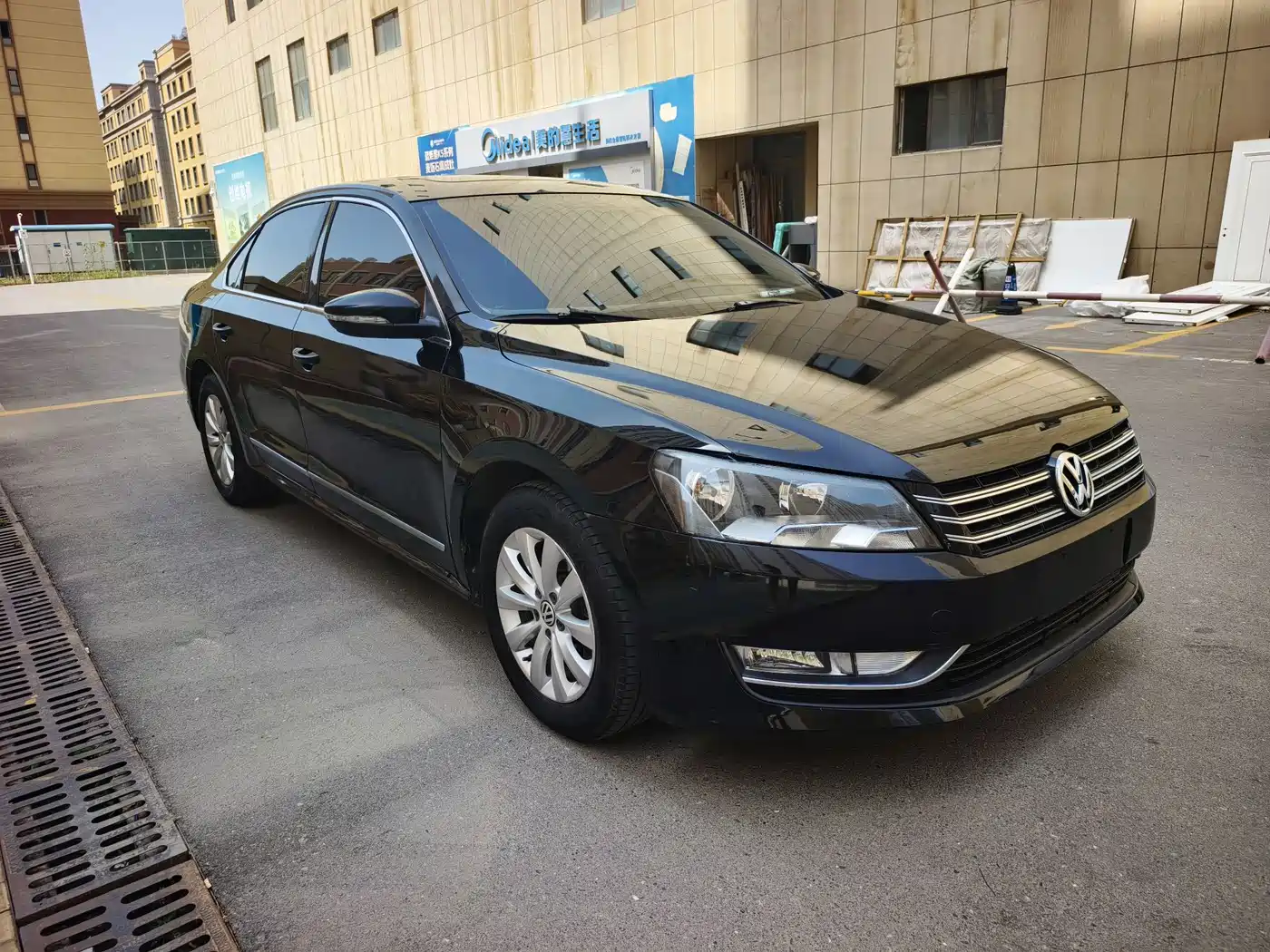 Volkswagen Passat 2014 1.8TSI DSG Luxury Edition фото 3