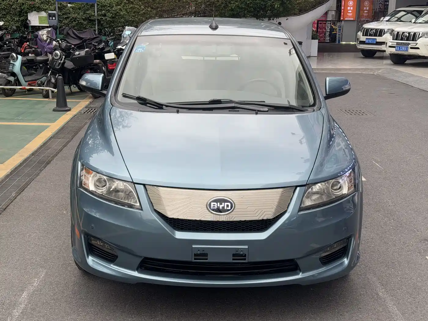 BYD e6 2012 2012 Model Pioneer
