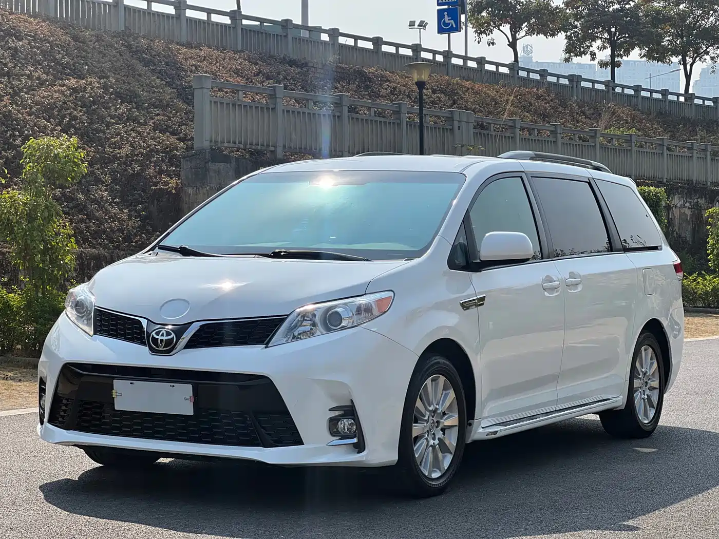 Toyota Sienna 2015 3.5L 4WD L