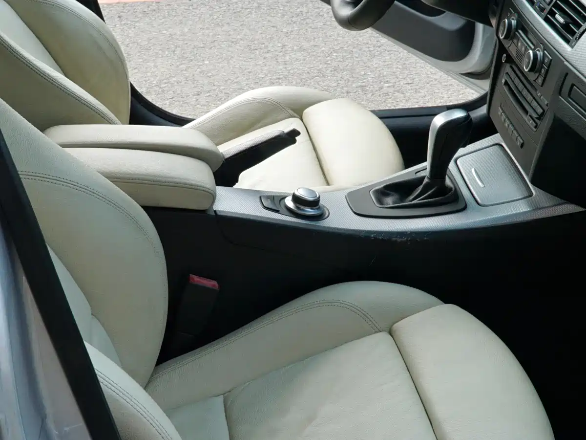 BMW 3 Series (Import) 2005 330i фото 13