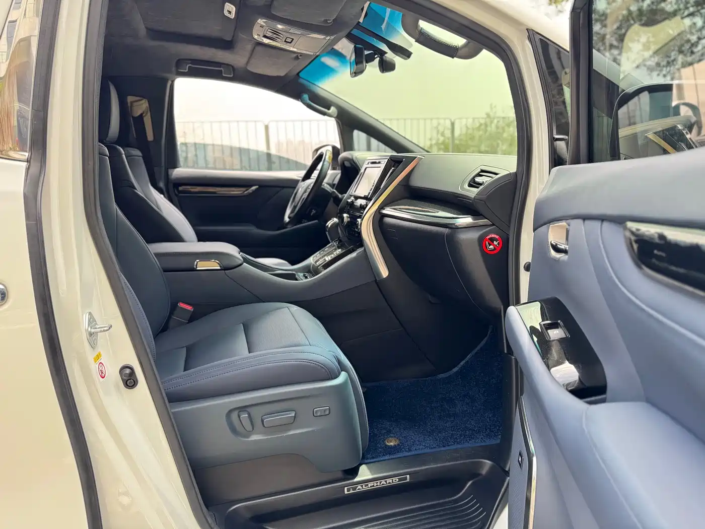 Toyota Alphard 2018 Facelift 3.5L Premium Edition фото 21