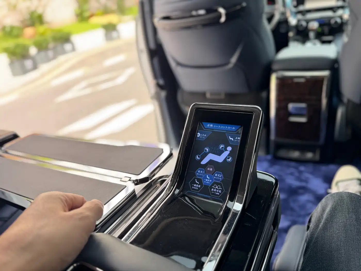Toyota Alphard 2018 Facelift 3.5L Premium Edition фото 14