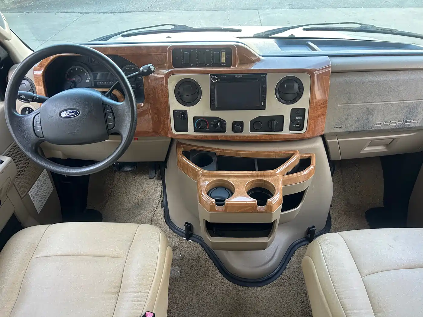 Ford E350 2011 5.4L Platinum Limited Edition фото 12