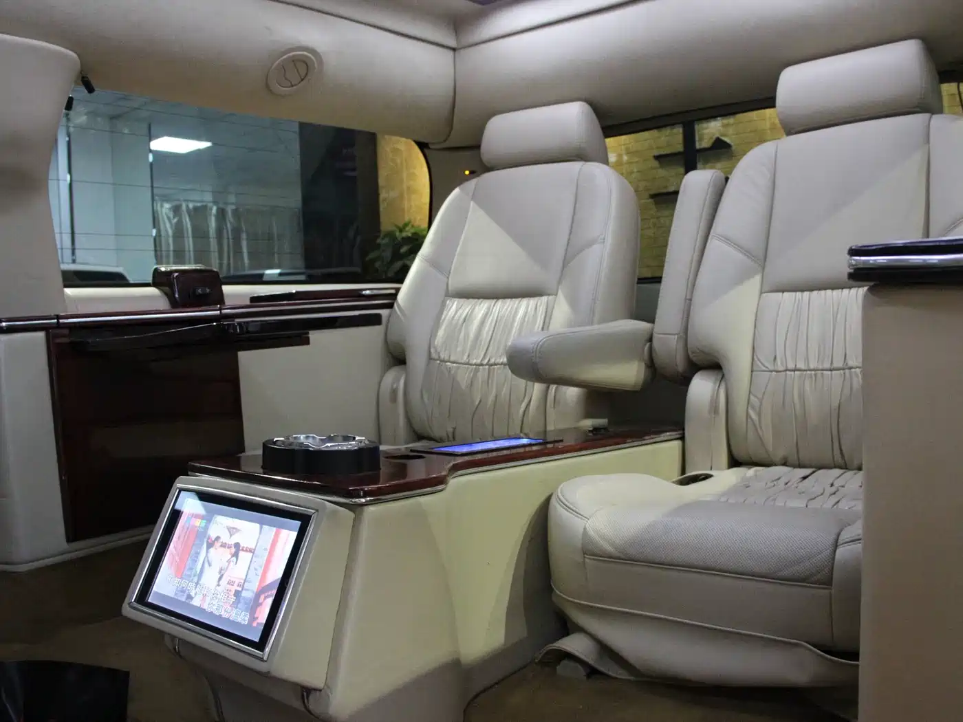 Cadillac Escalade 2008 6.2 AWD фото 12