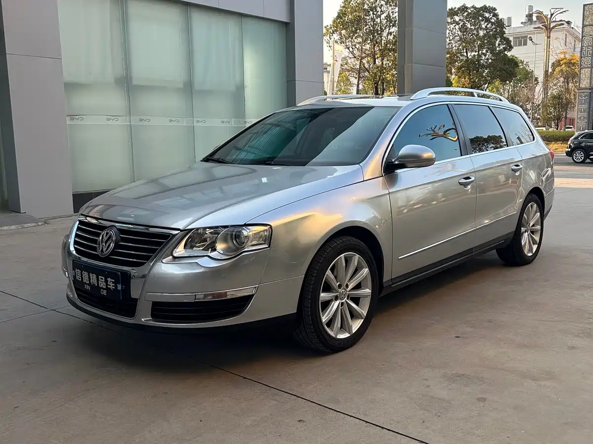 Volkswagen Passat 2011 2.0T Wagon Luxury фото 4