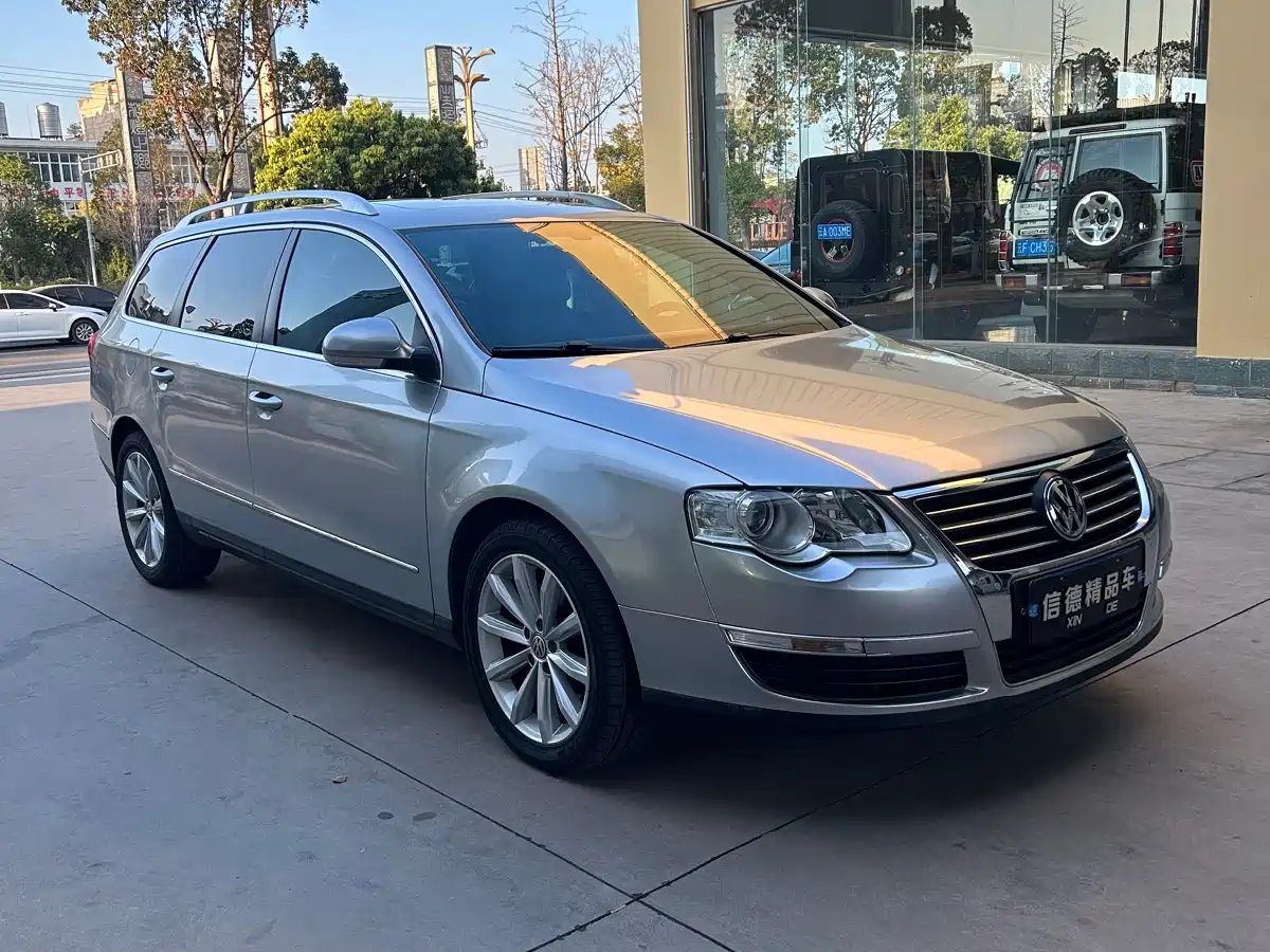 Volkswagen Passat 2011 2.0T Wagon Luxury фото 2