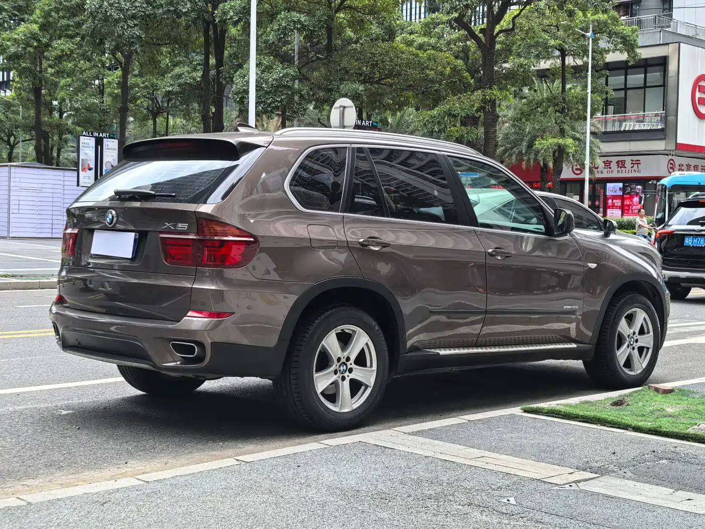 BMW X5 (Import) 2011 xDrive35i Leading Edition фото 16