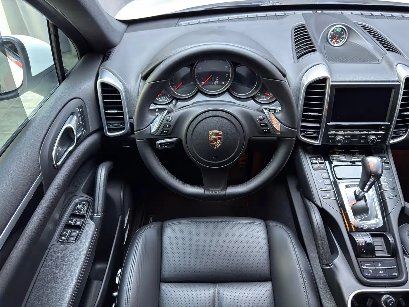 Photo 11 - Porsche Cayenne
