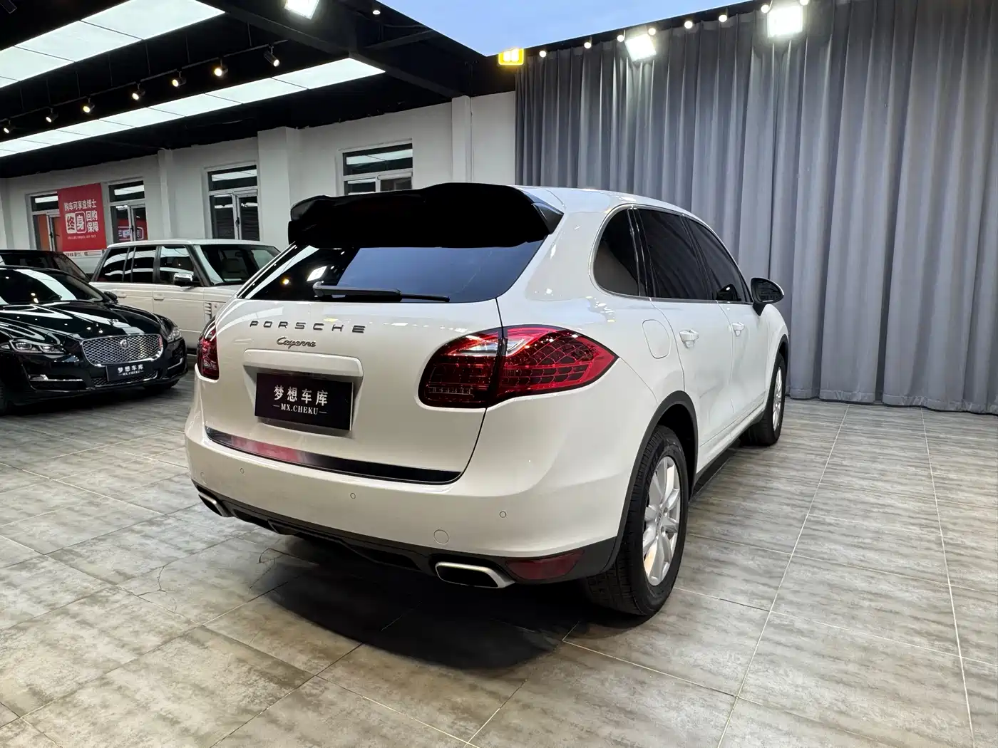 Photo 6 - Porsche Cayenne