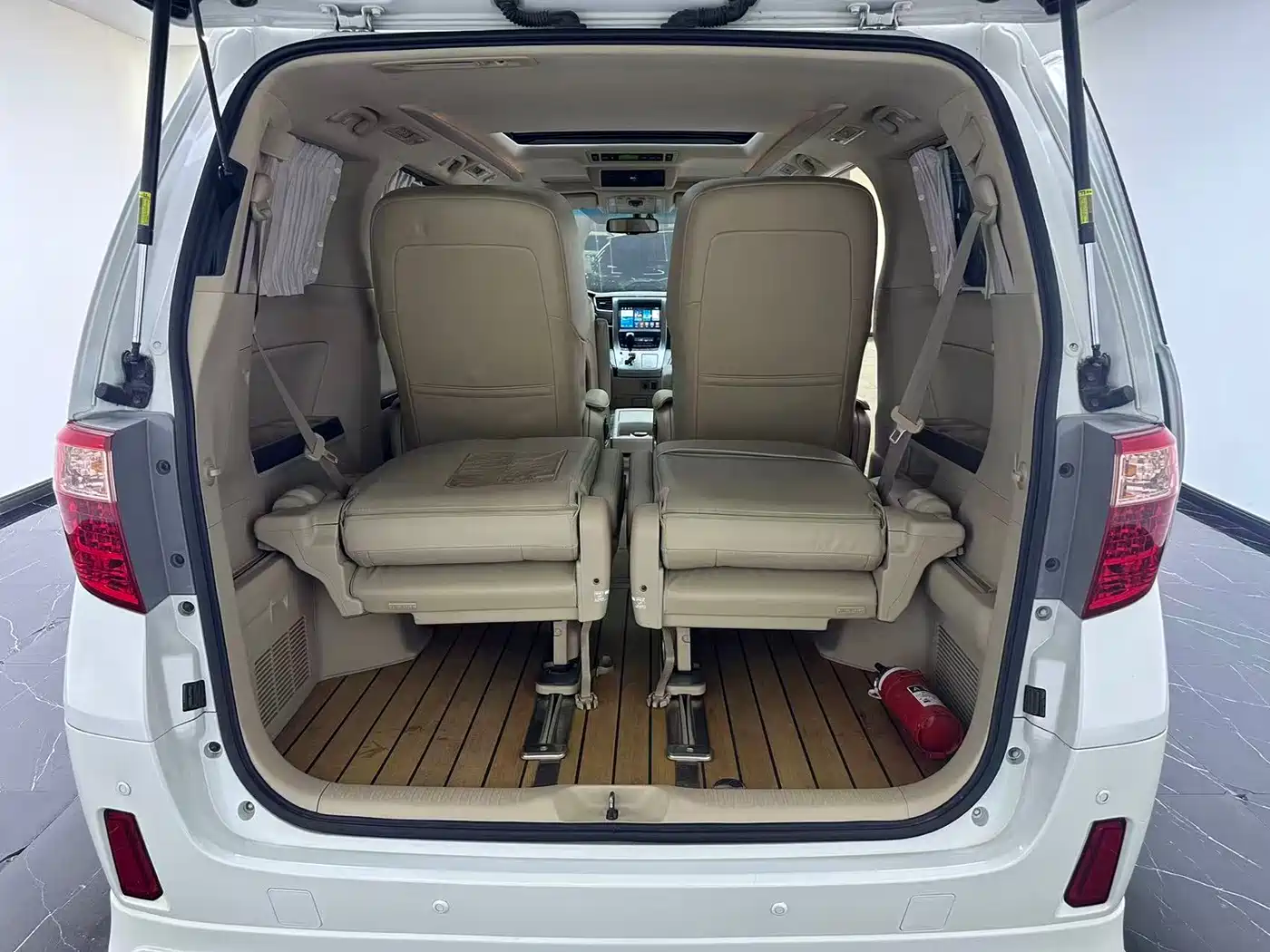 Toyota Alphard 2012 2.4L Luxury Edition фото 12