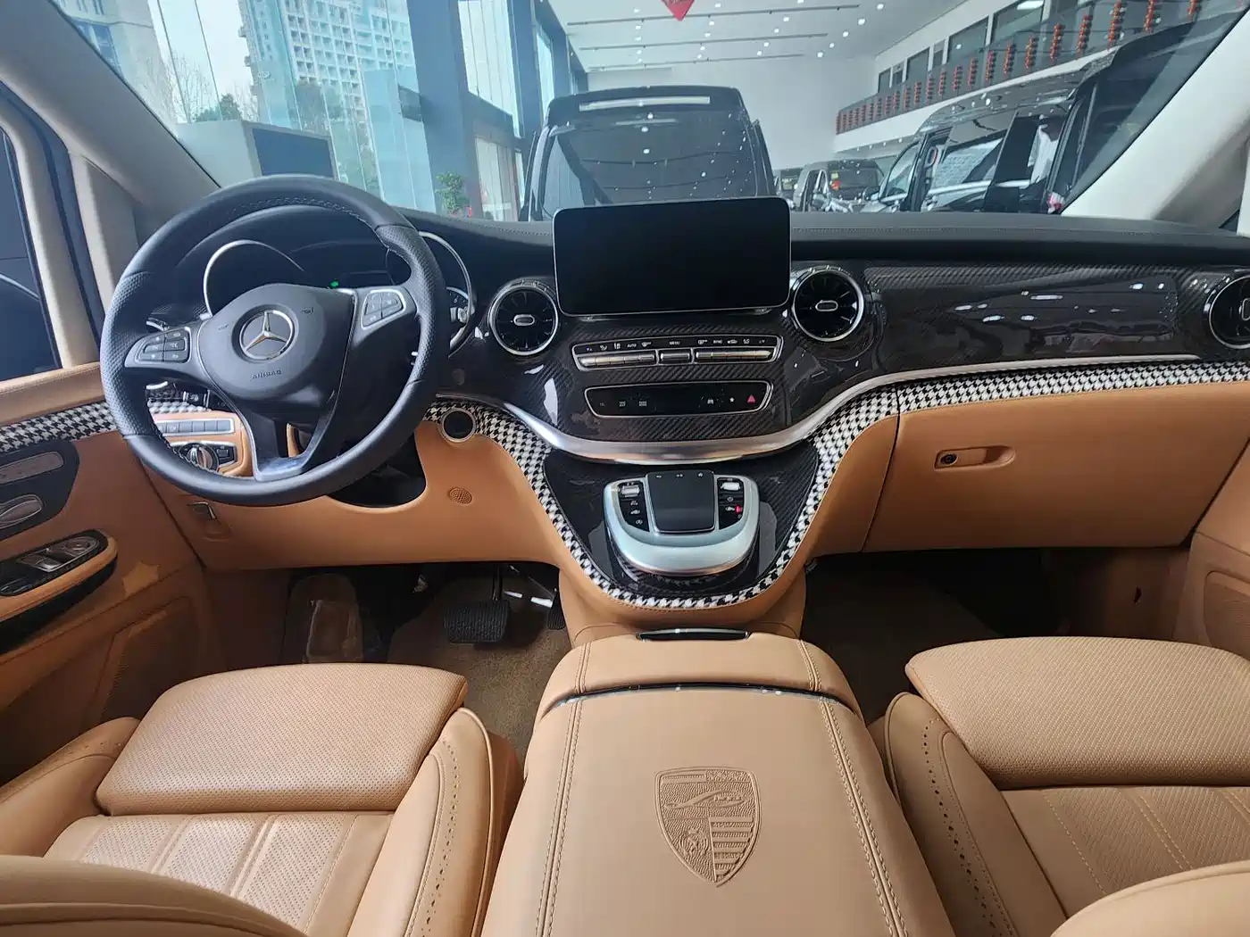 Mercedes-Benz V-Class 2022 V 260 L Long Wheelbase Prestige Edition фото 9