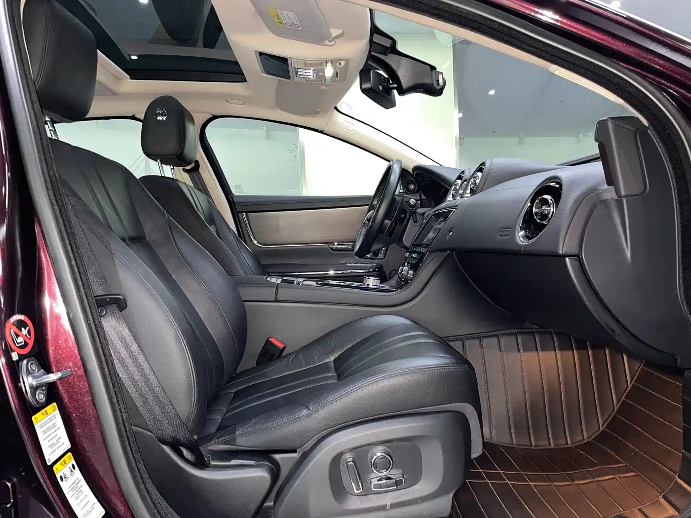 JAGUAR XJ