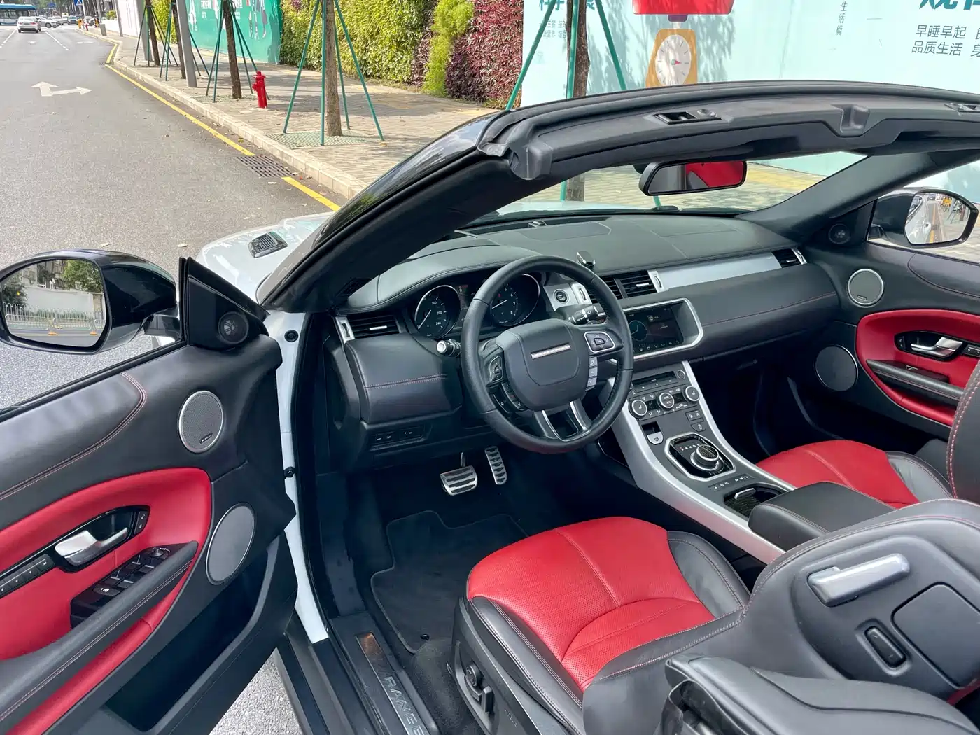 Land Rover Range Rover Evoque (Import) 2017 2.0T Convertible фото 4