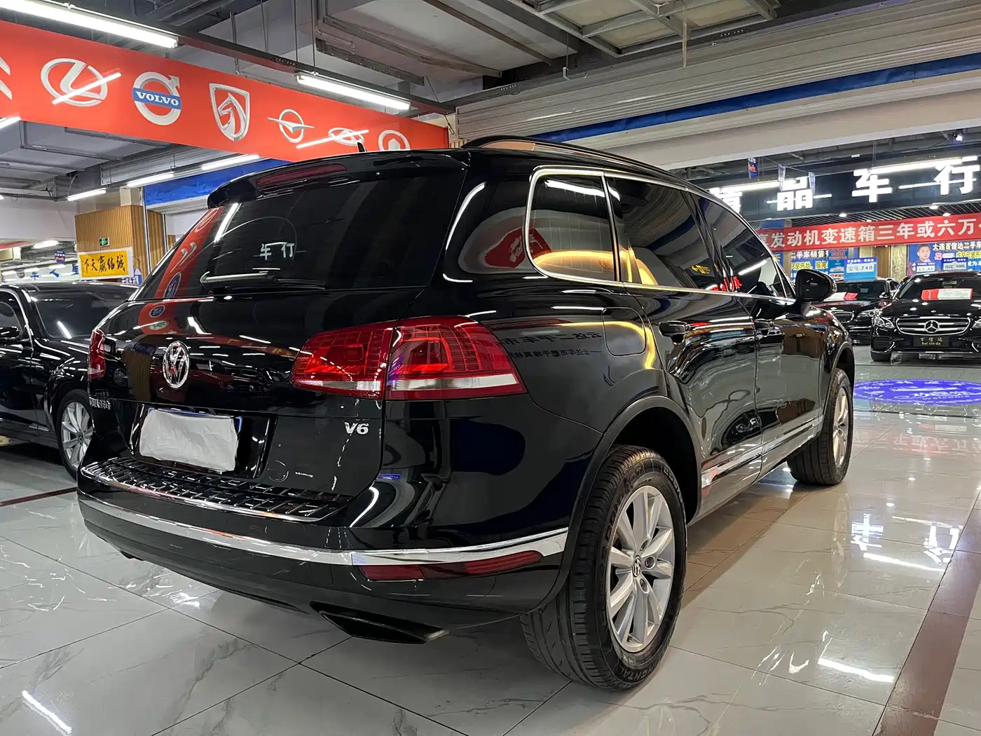 VOLKSWAGEN TOUAREG