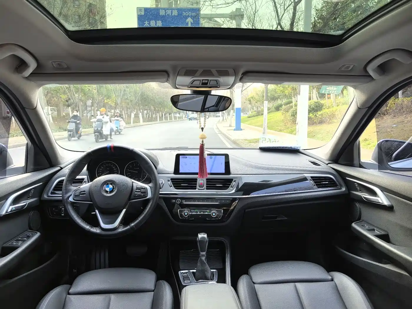 BMW 1 Series 2017 118i Sport фото 9