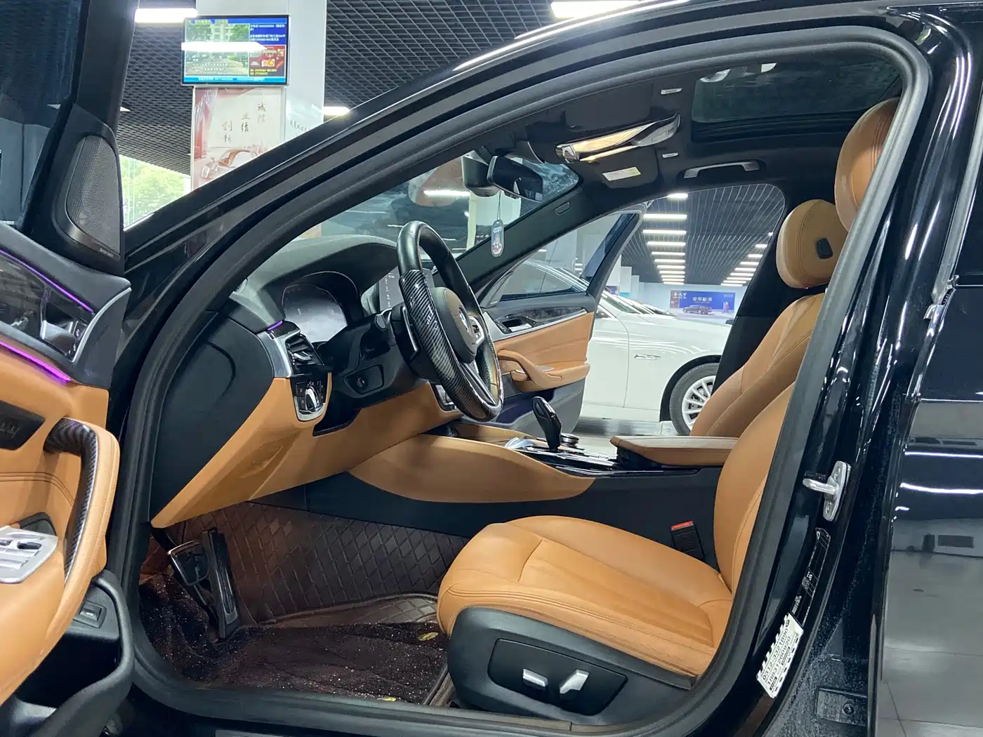 BMW 5 Series 2018 530Li Leading M Sport Package фото 8