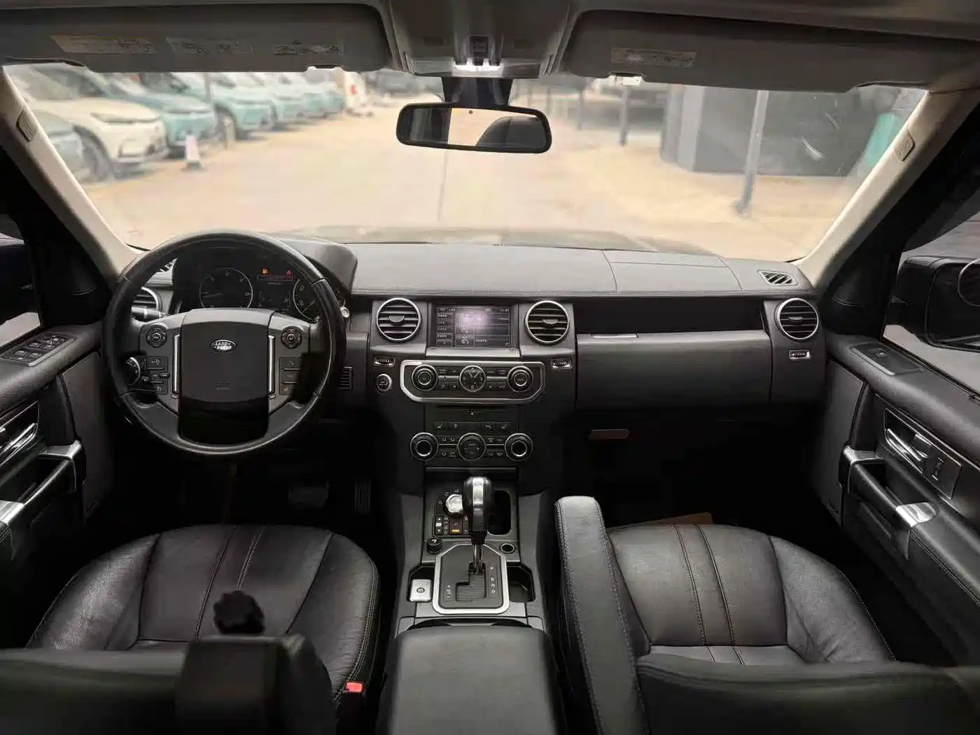Land Rover Discovery 2011 3.0 SDV6 HSE Diesel фото 8