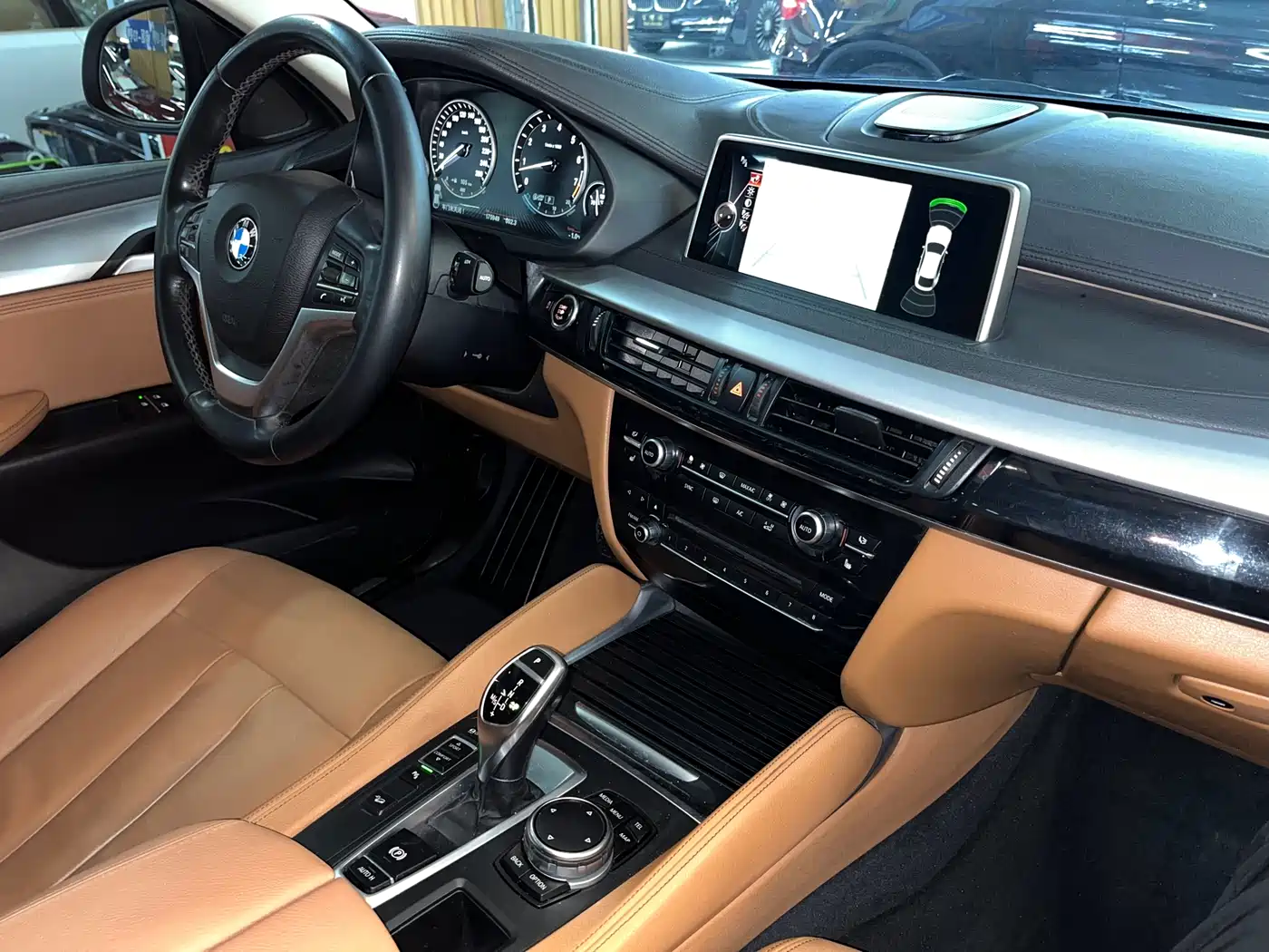BMW X6 2015 xDrive35i Luxury Model фото 15