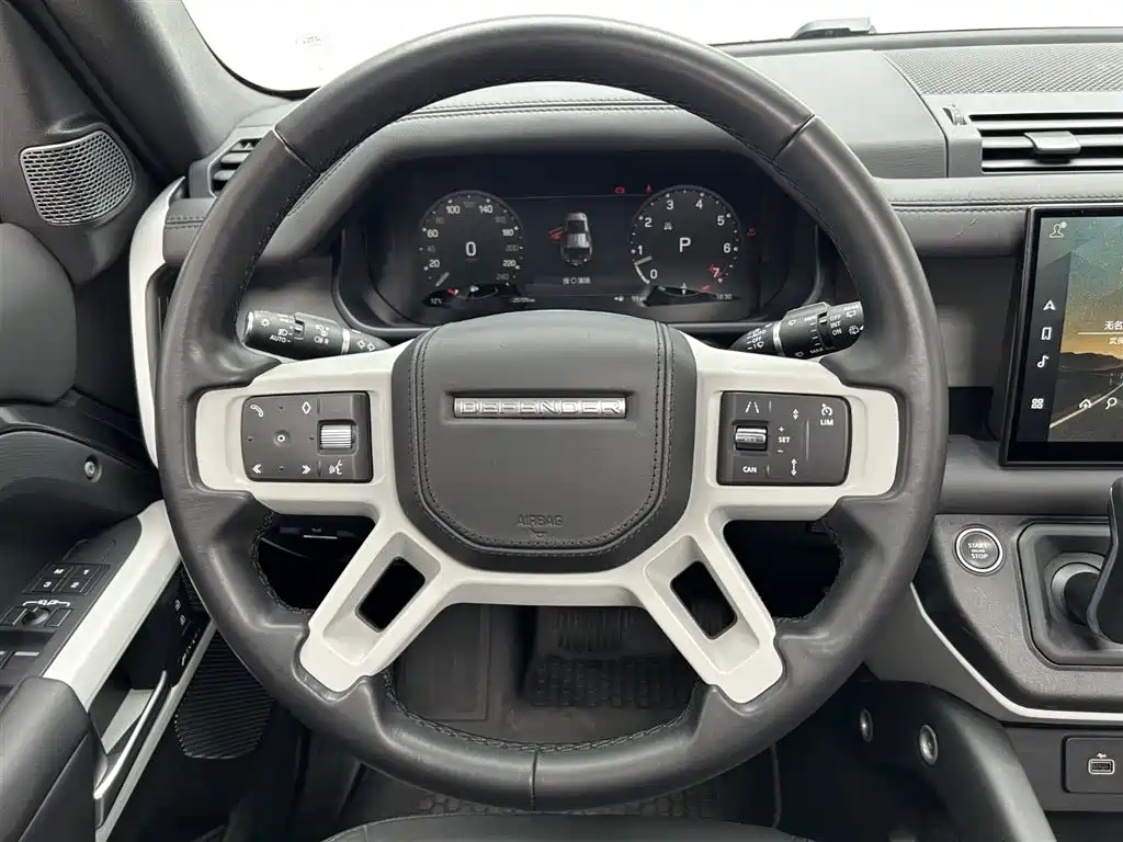 Land Rover Defender 2023 Model 110 3.0T P400 Dark Special Edition фото 19