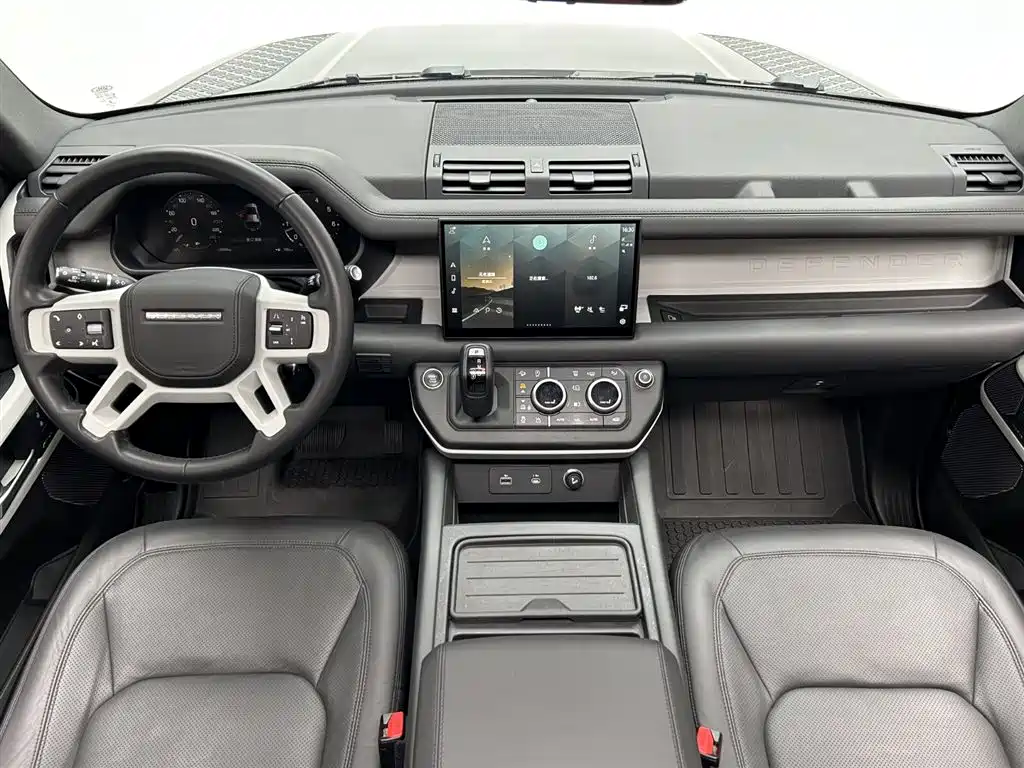 Land Rover Defender 2023 Model 110 3.0T P400 Dark Special Edition фото 16