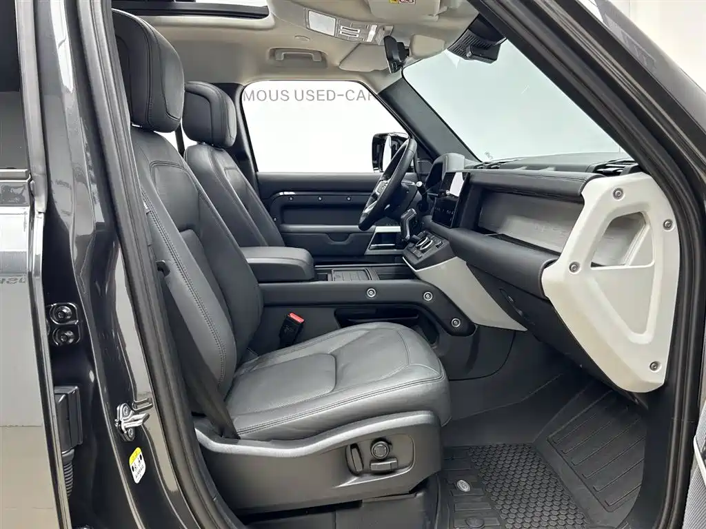 Land Rover Defender 2023 Model 110 3.0T P400 Dark Special Edition фото 22