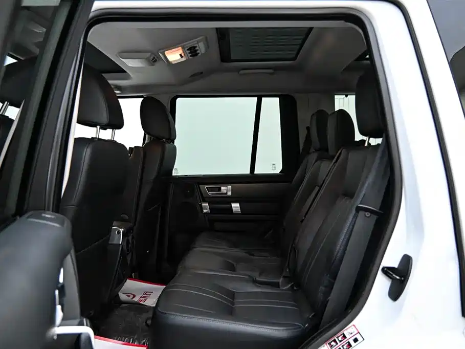 Land Rover Discovery 2016 3.0 SDV6 HSE Diesel фото 9