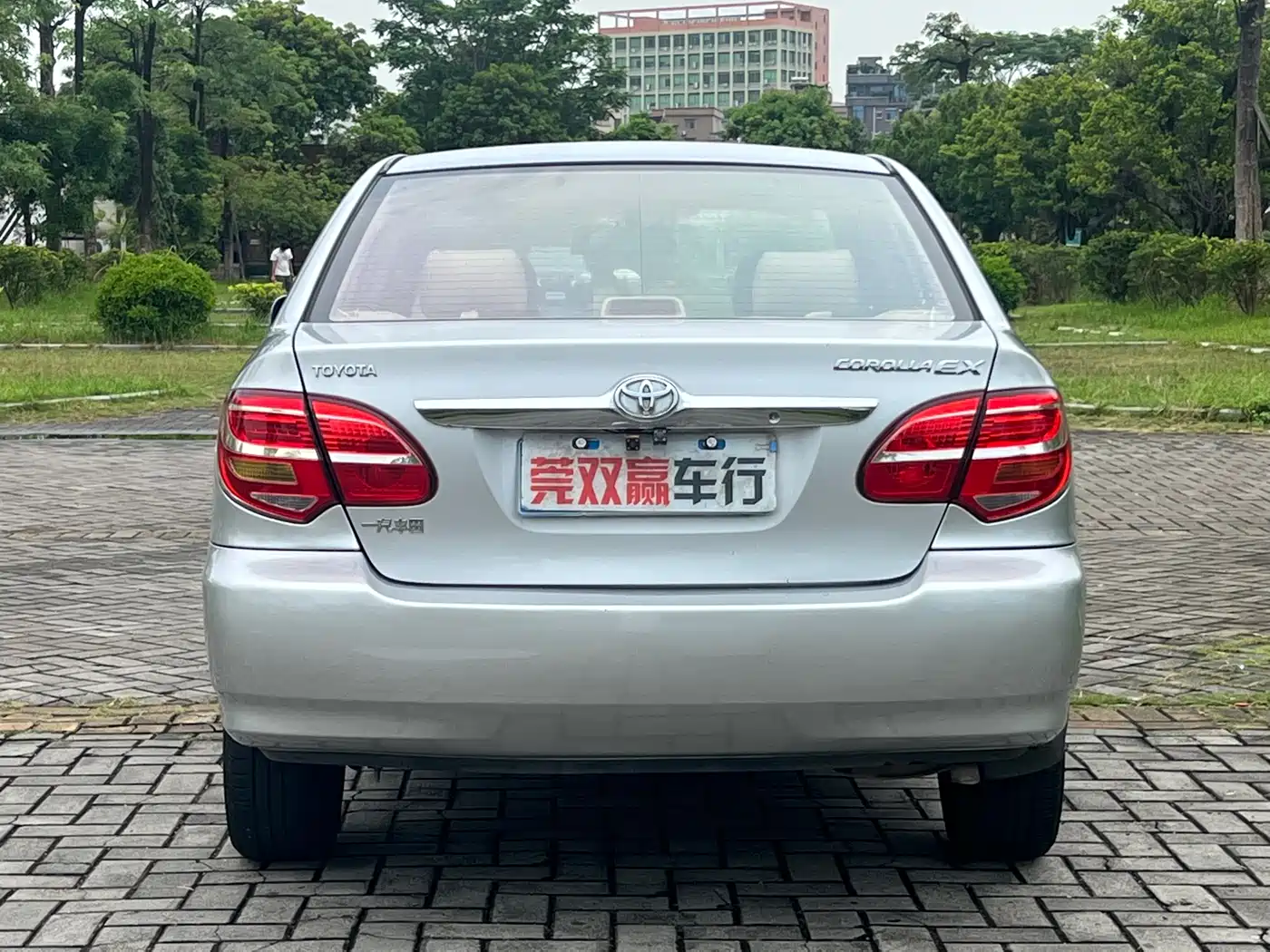 Toyota Corolla 2013 1.6L Automatic Luxury фото 6