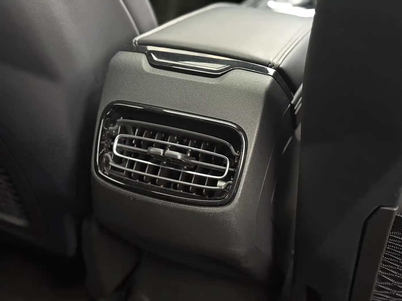 LYNK & CO. 02 HATCHBACK