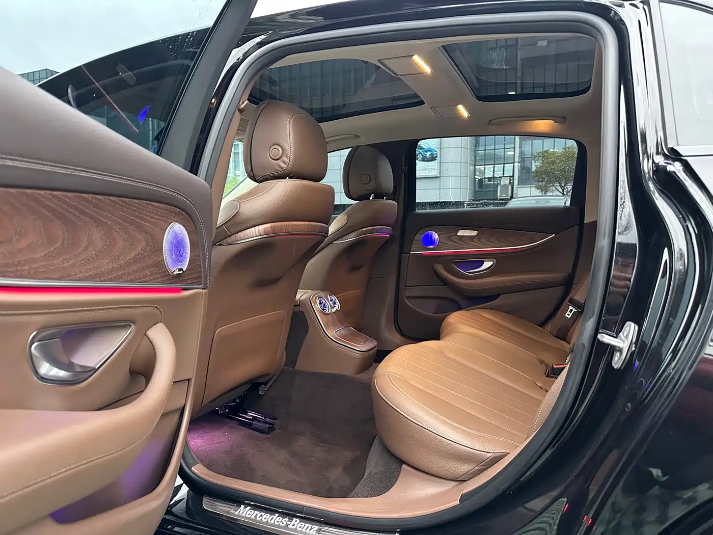 Mercedes-Benz E-Class 2023 E 260 L фото 8