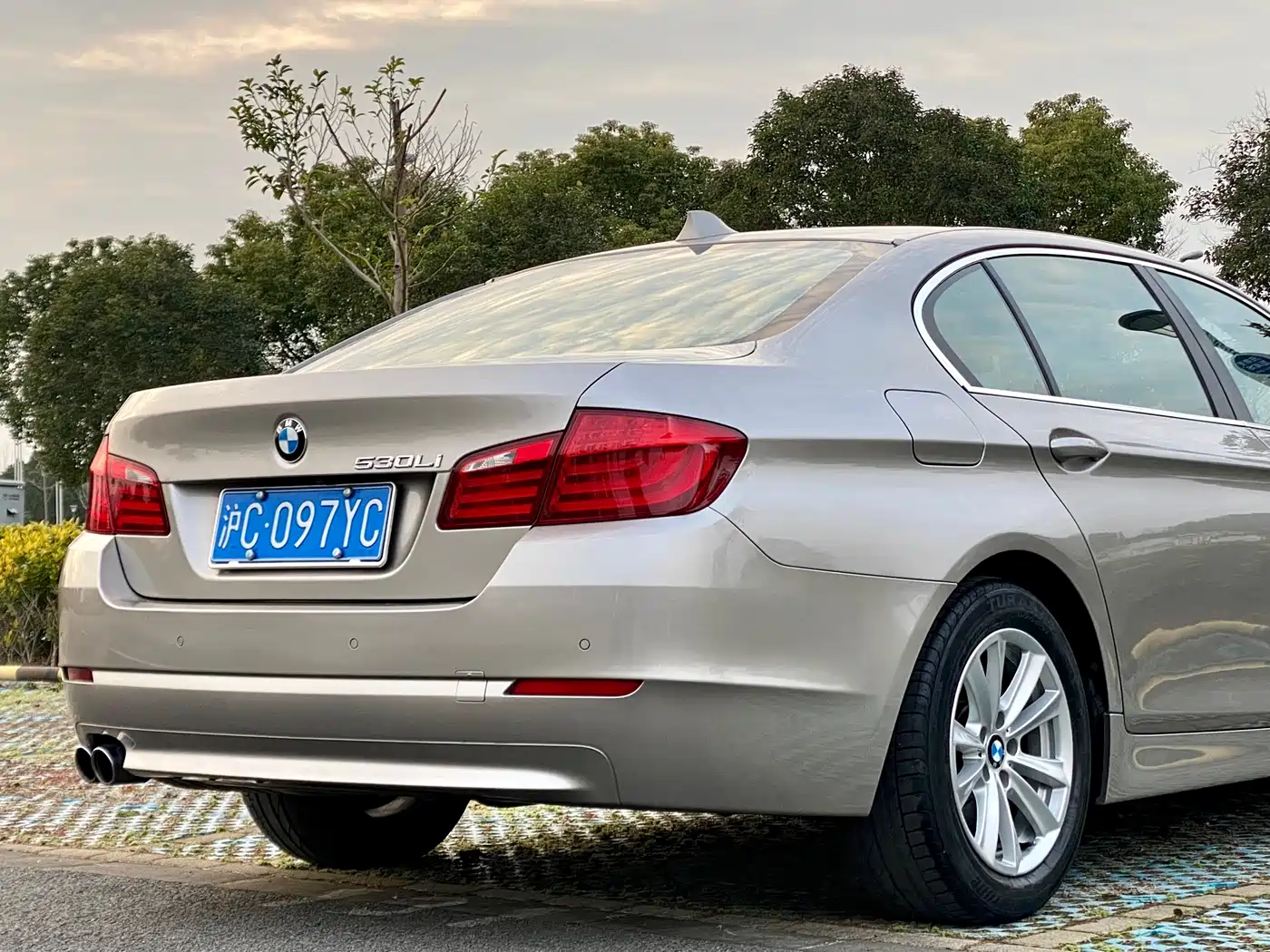 BMW 5 Series 2012 523Li Luxury фото 14