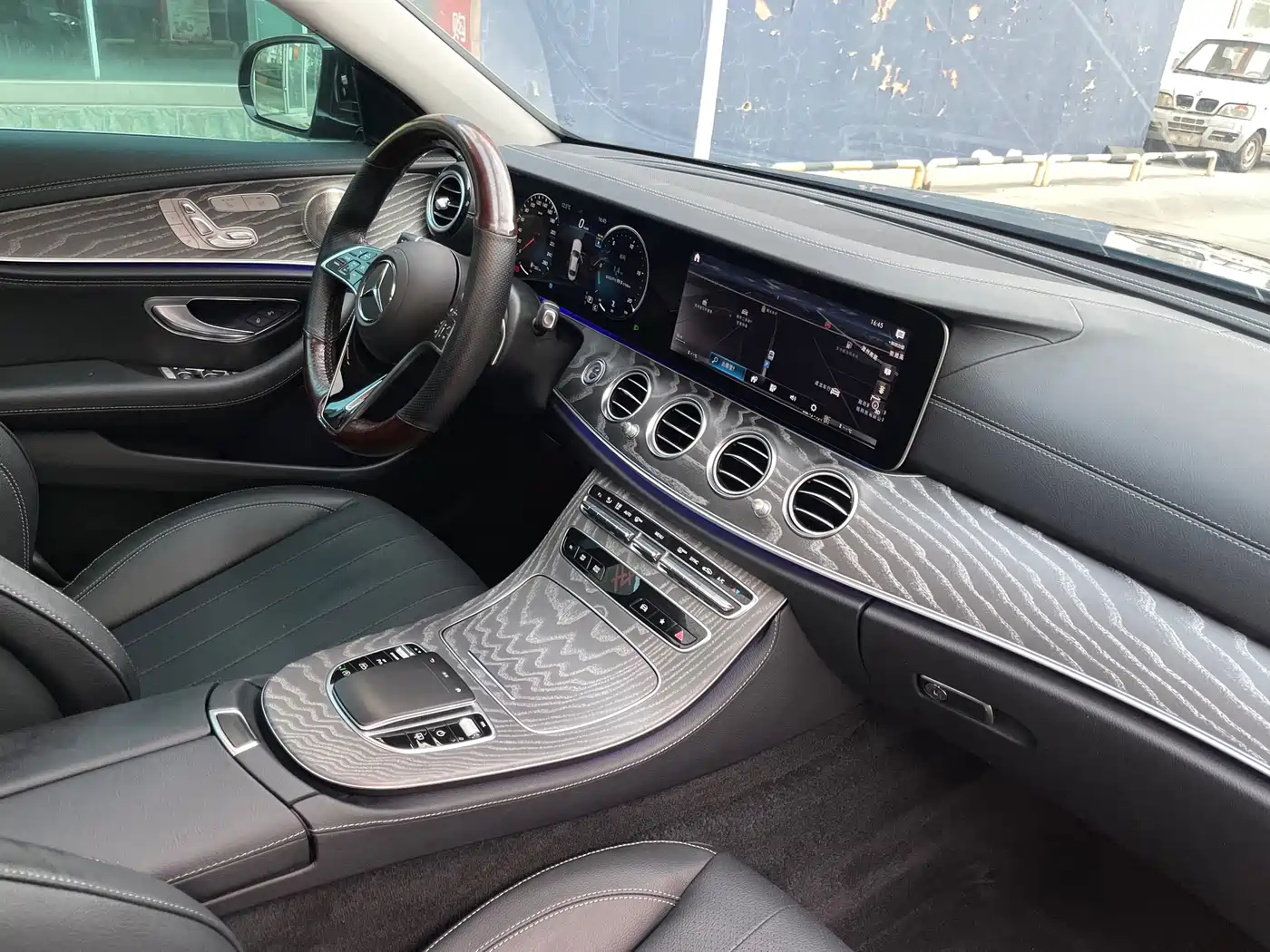 Mercedes-Benz E-Class 2022 Facelift III E 300 L Luxury фото 14