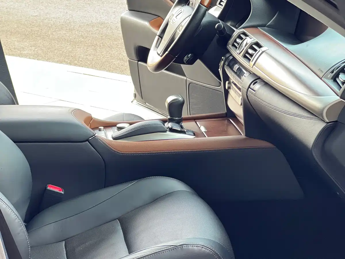 Lexus LS 2013 460L Luxury Edition фото 18