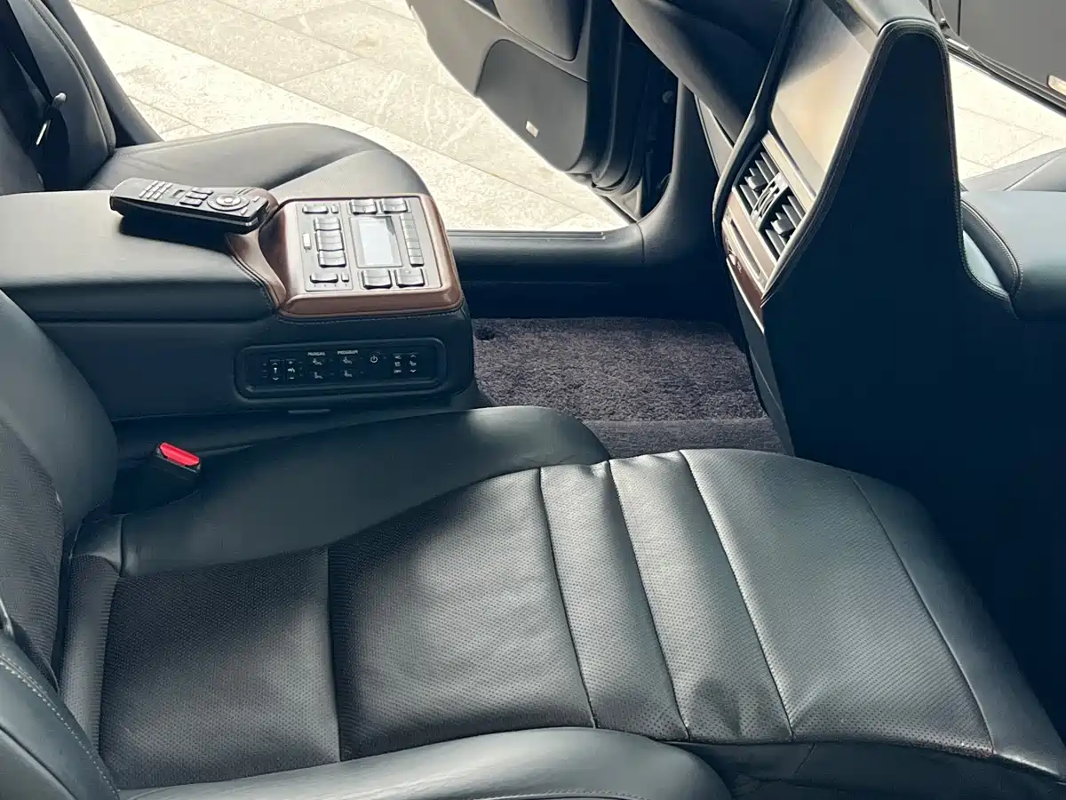 Lexus LS 2013 460L Luxury Edition фото 31