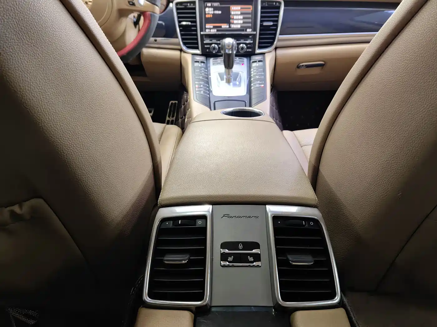 Porsche Panamera 2010 Panamera 4 3.6L фото 11