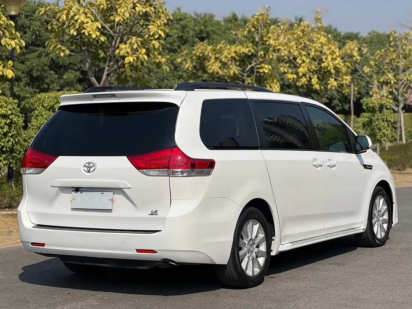 Toyota Sienna 2015 3.5L 4WD L фото 8