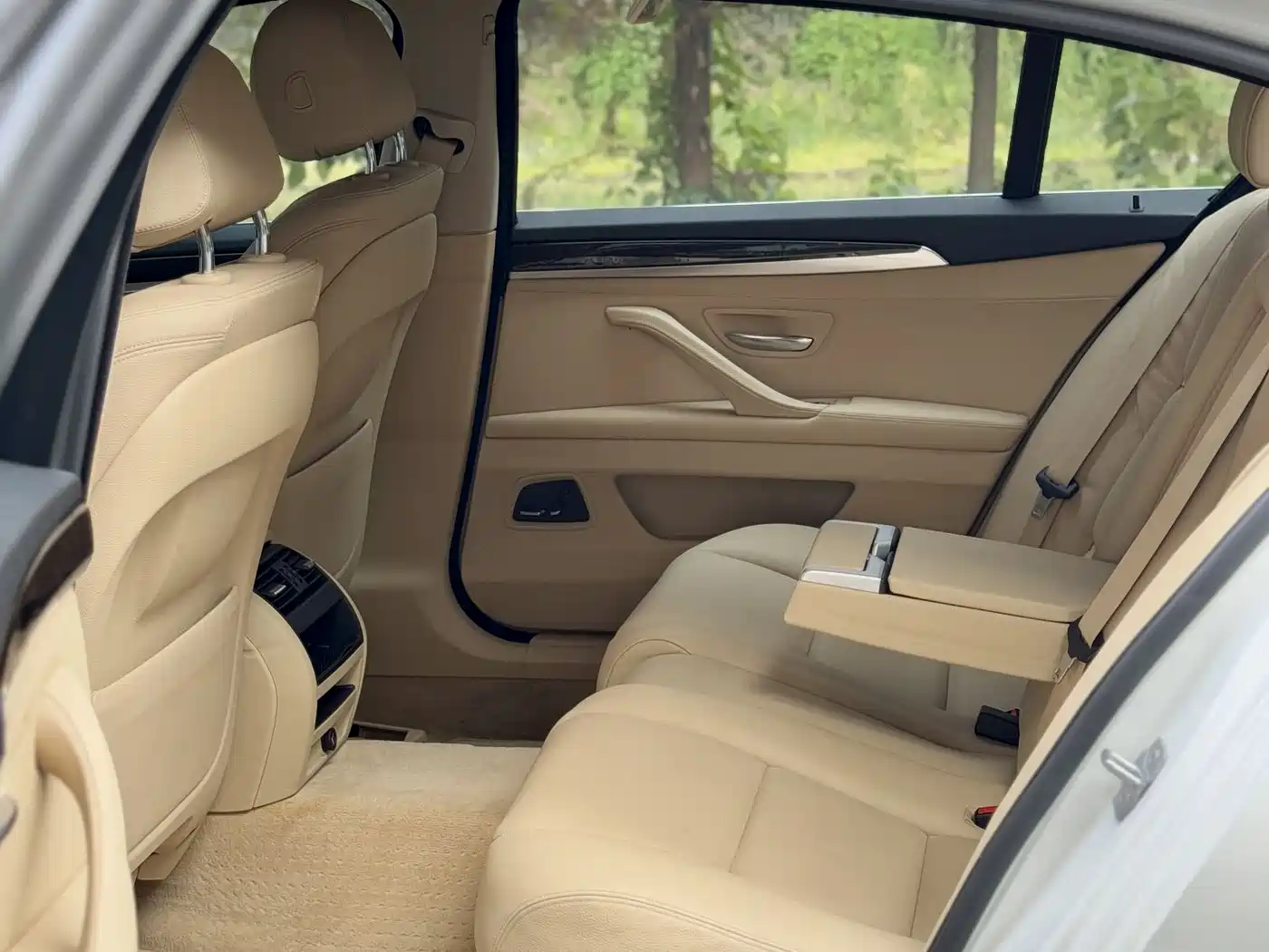 BMW 5 Series 2014 530Li Leading фото 19