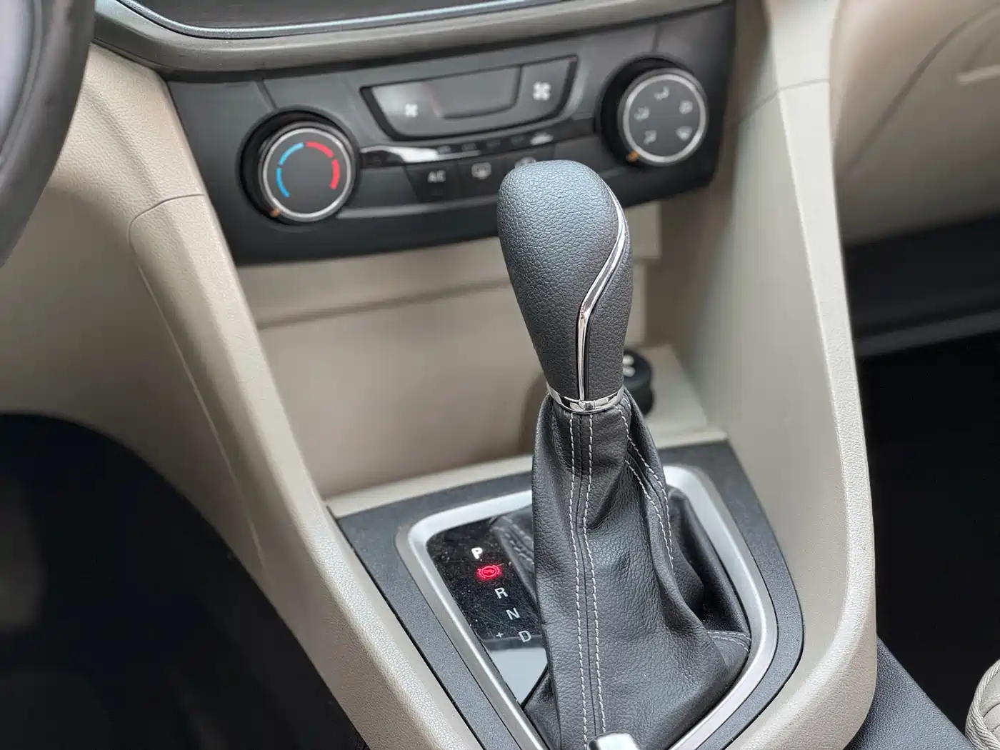 Buick Excelle 2016 15N Automatic Elite фото 15