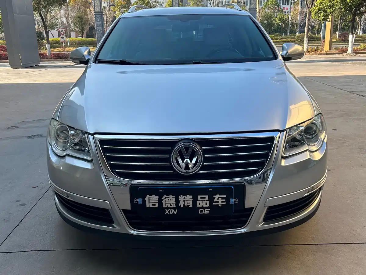 Volkswagen Passat 2011 2.0T Wagon Luxury