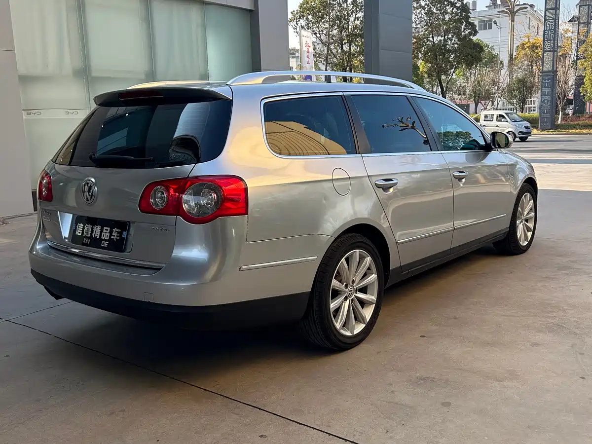 Volkswagen Passat 2011 2.0T Wagon Luxury фото 7