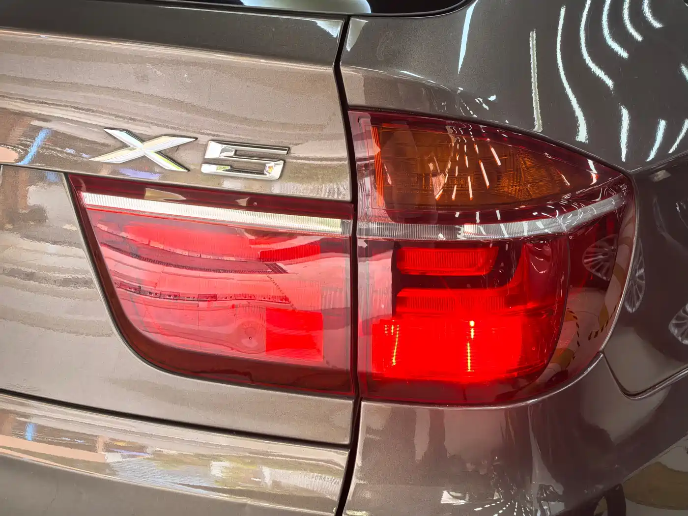 BMW X5 (Import) 2011 xDrive35i Leading Edition фото 6