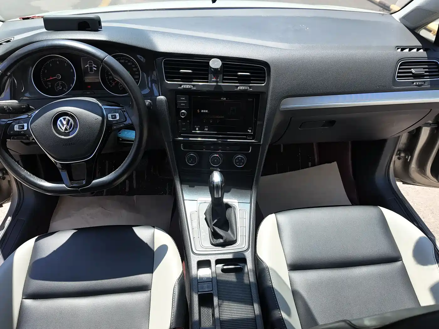 Volkswagen Golf 2019 200TSI DSG Comfort (China V) фото 12