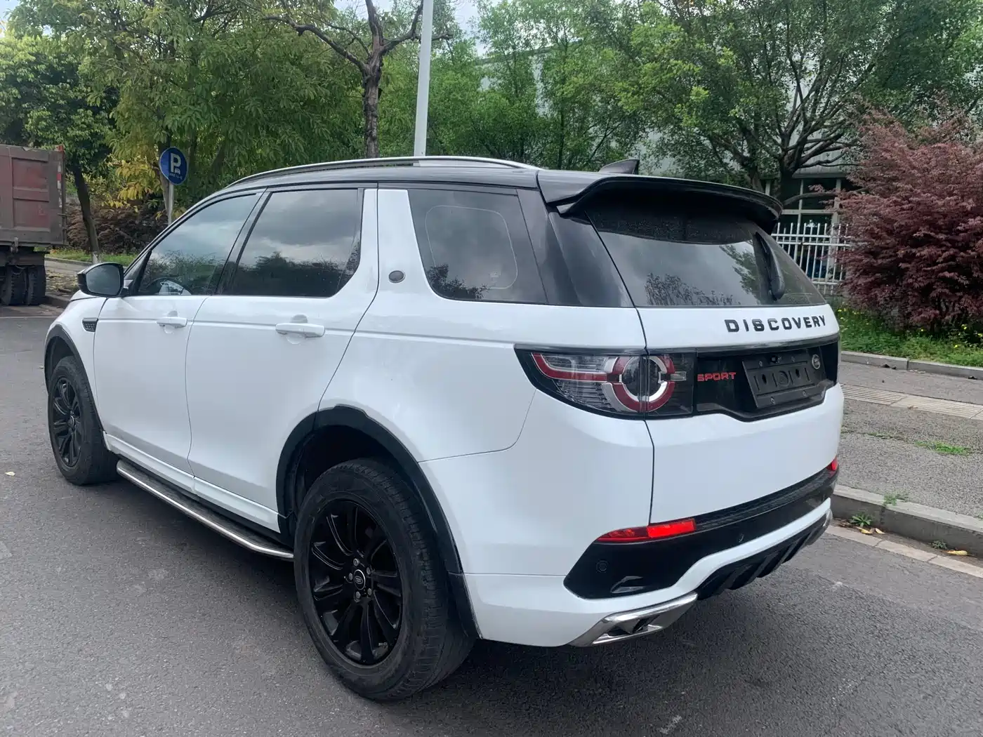 Land Rover Discovery Sport 2017 2.0T SE фото 4