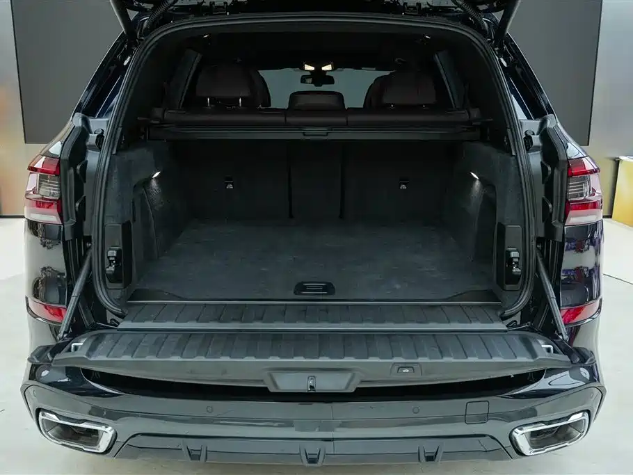 BMW X5 2022 Model xDrive 40Li M Sport Package фото 24