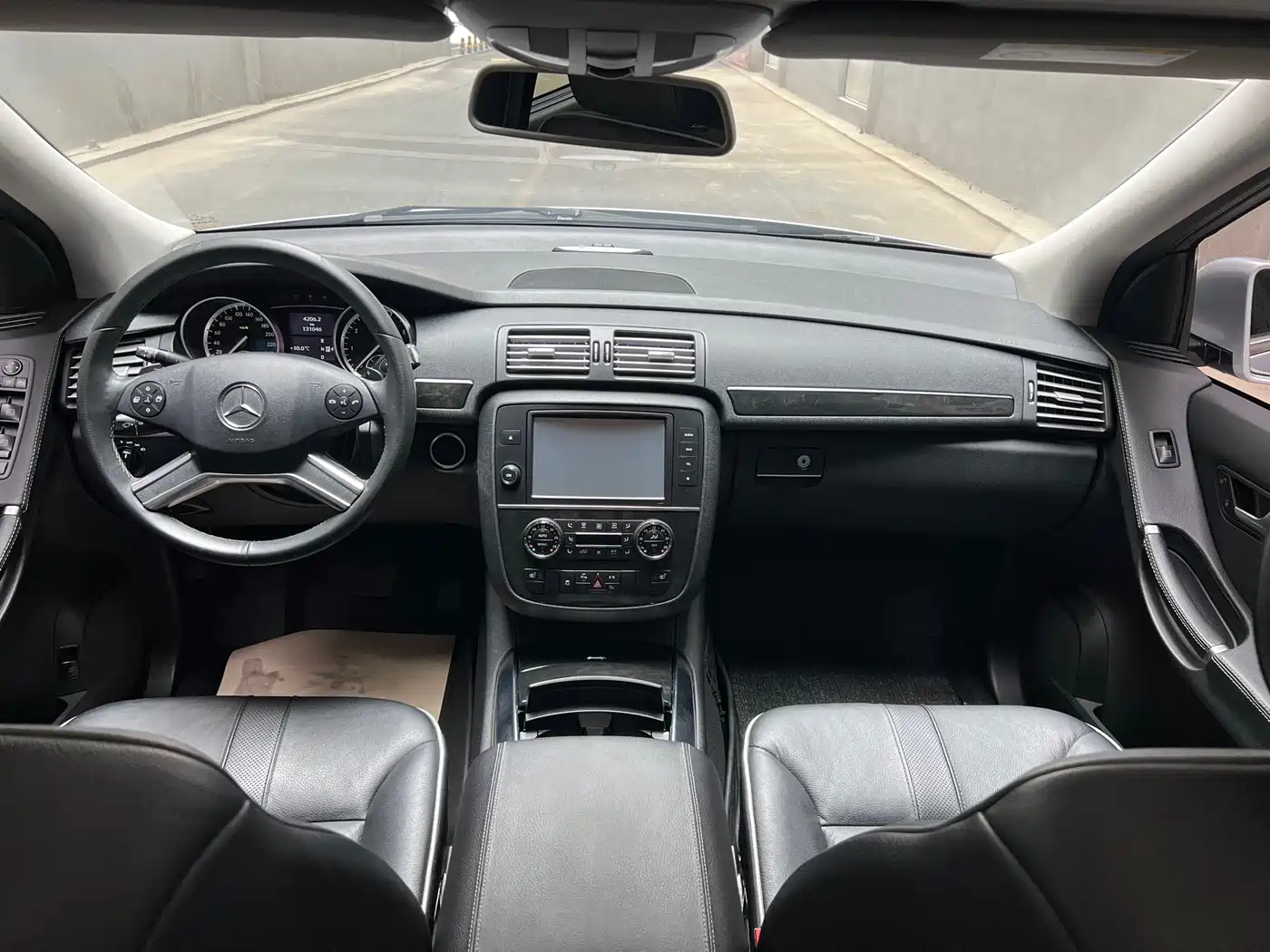 Mercedes-Benz R-Class 2017 R 320 4MATIC Business Collector's Edition фото 9