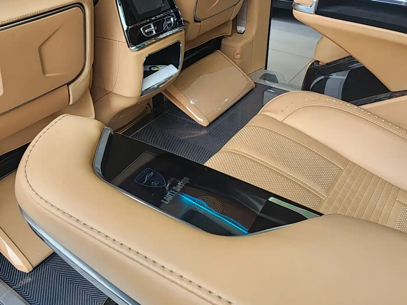 Mercedes-Benz V-Class 2022 V 260 L Long Wheelbase Prestige Edition фото 15