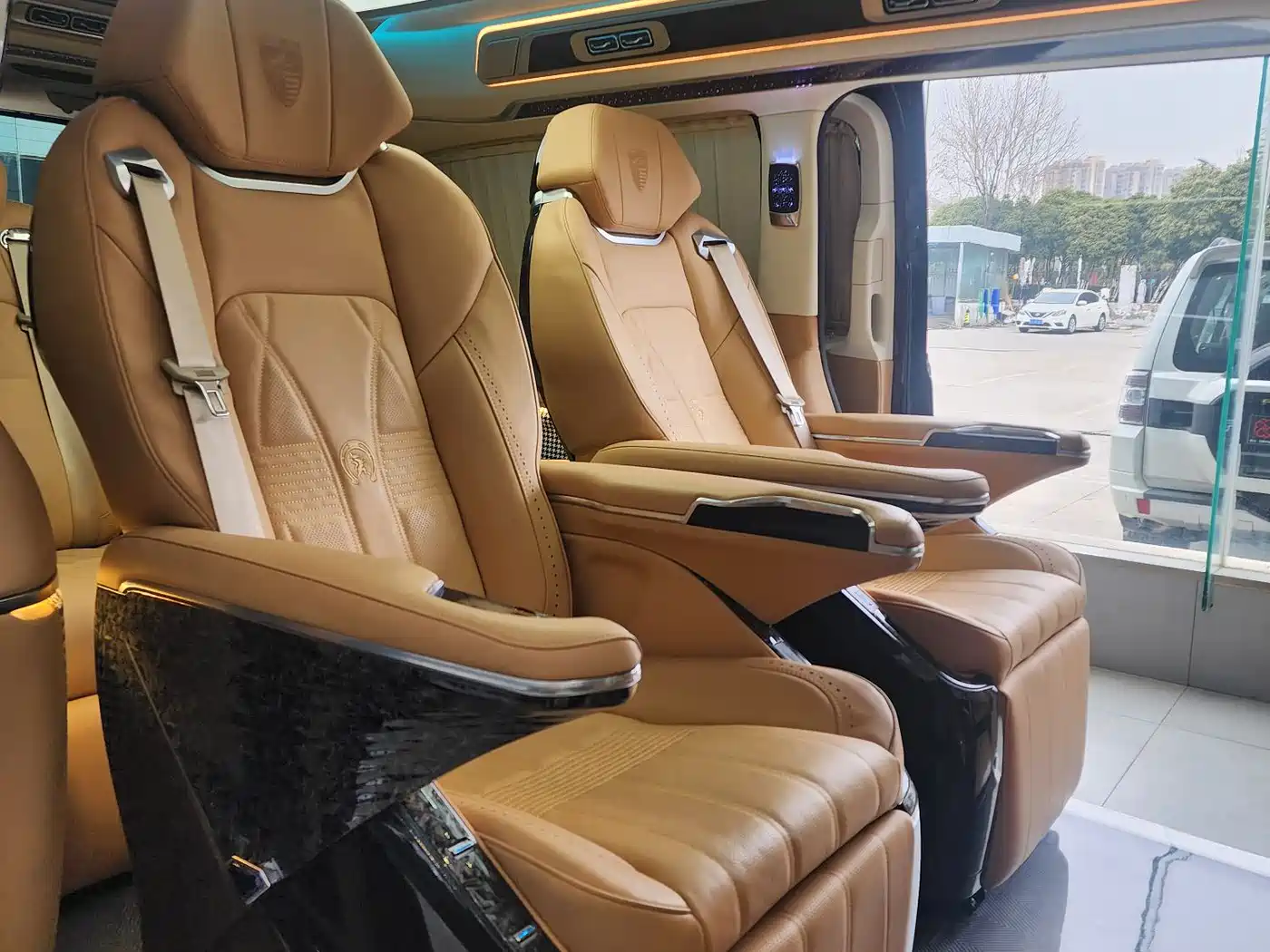 Mercedes-Benz V-Class 2022 V 260 L Long Wheelbase Prestige Edition фото 14