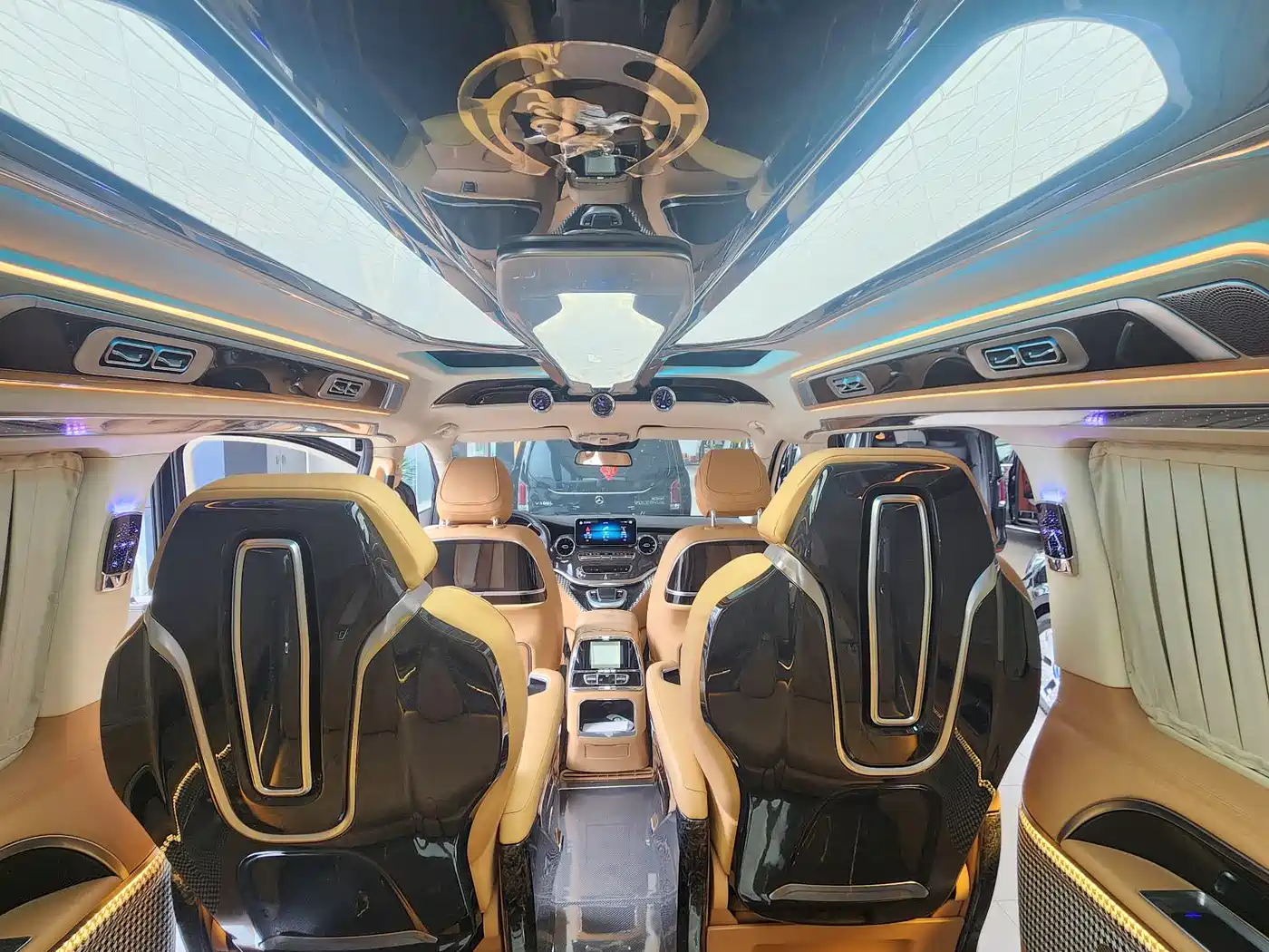 Mercedes-Benz V-Class 2022 V 260 L Long Wheelbase Prestige Edition фото 16