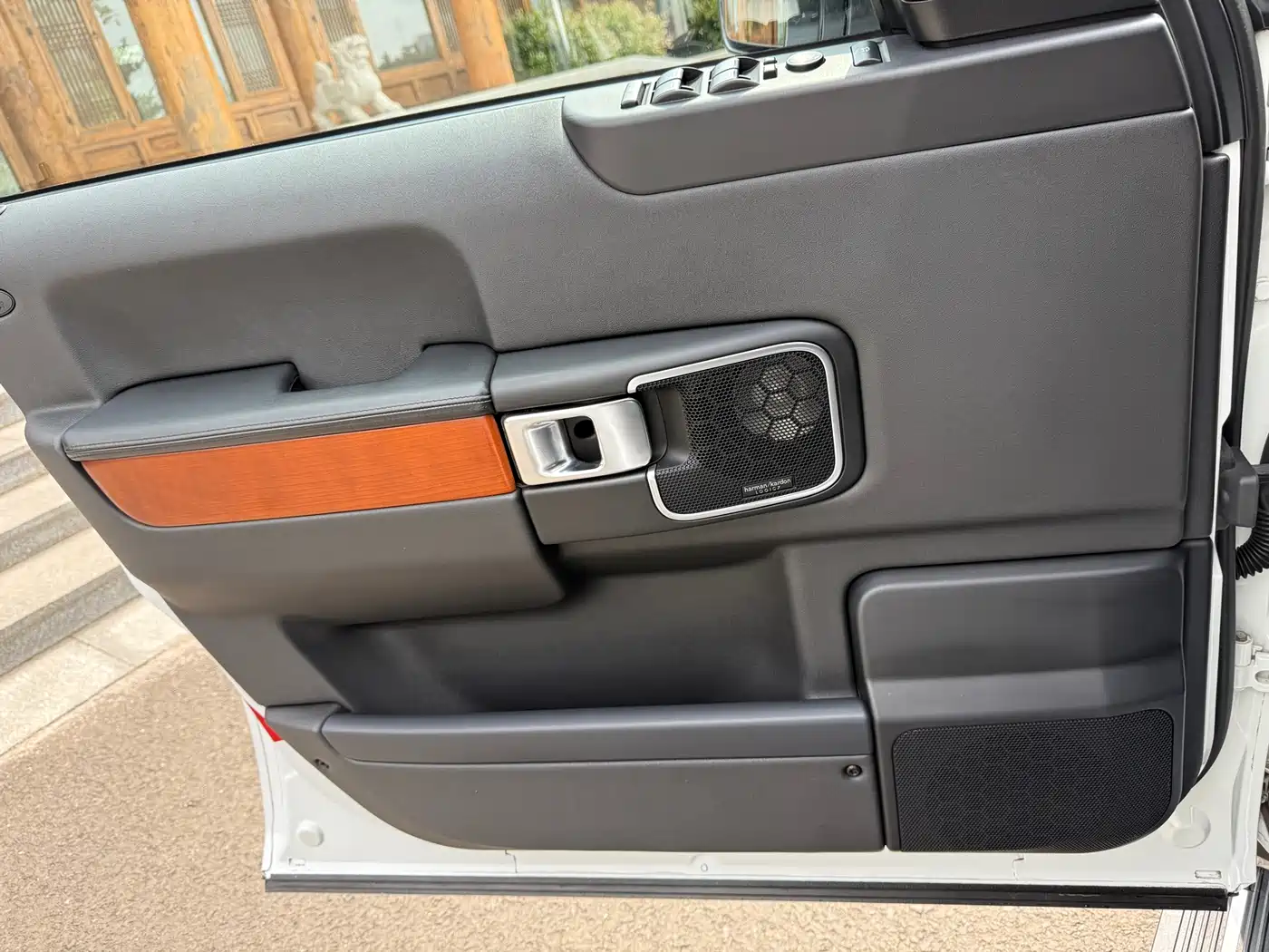 Land Rover Range Rover 2012 4.4 TDV8 фото 29