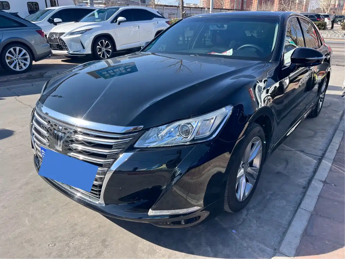 Toyota Crown 2015 2.0T Fashion