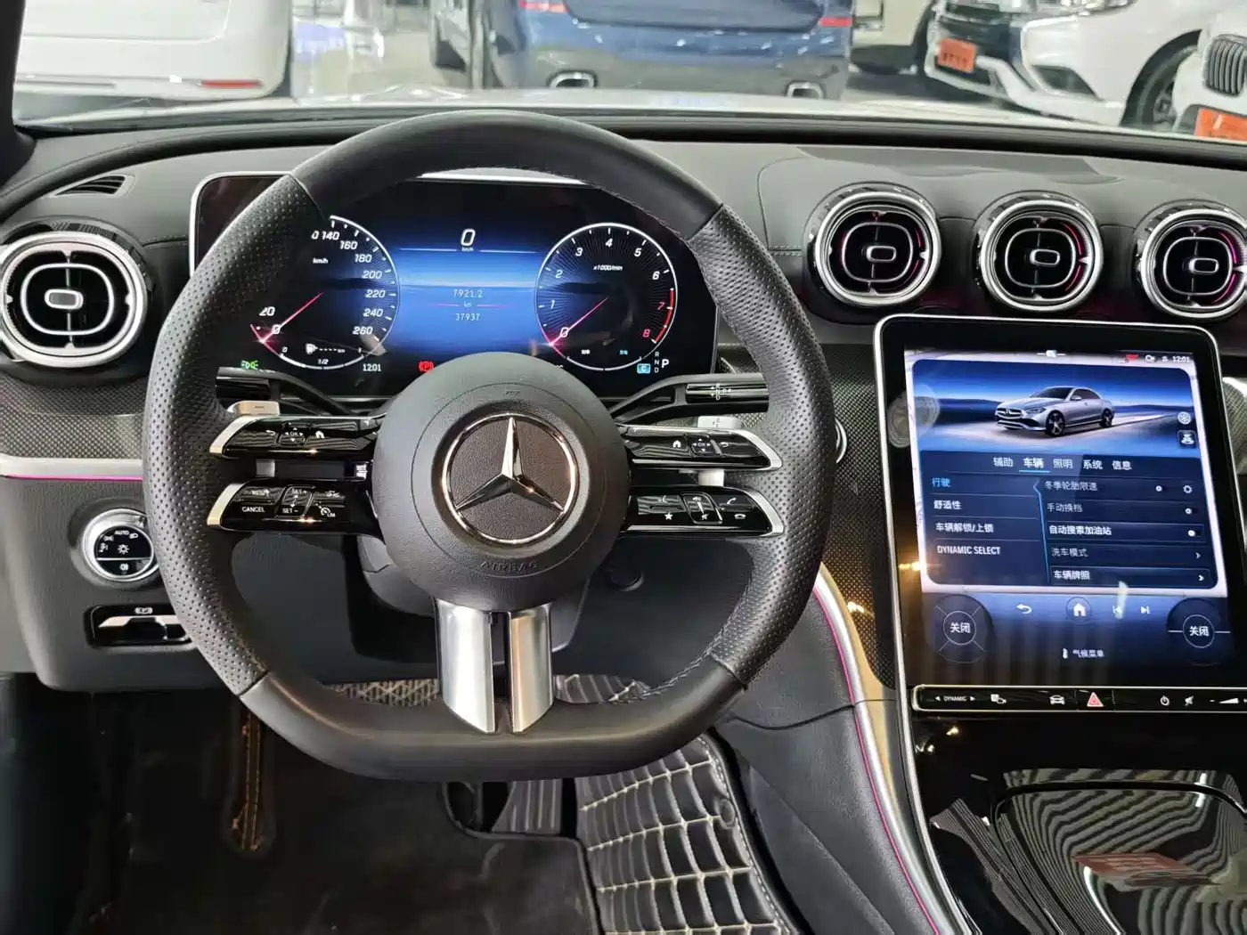 Mercedes-Benz C-Class 2024 C 260 L Night Edition Sport фото 8
